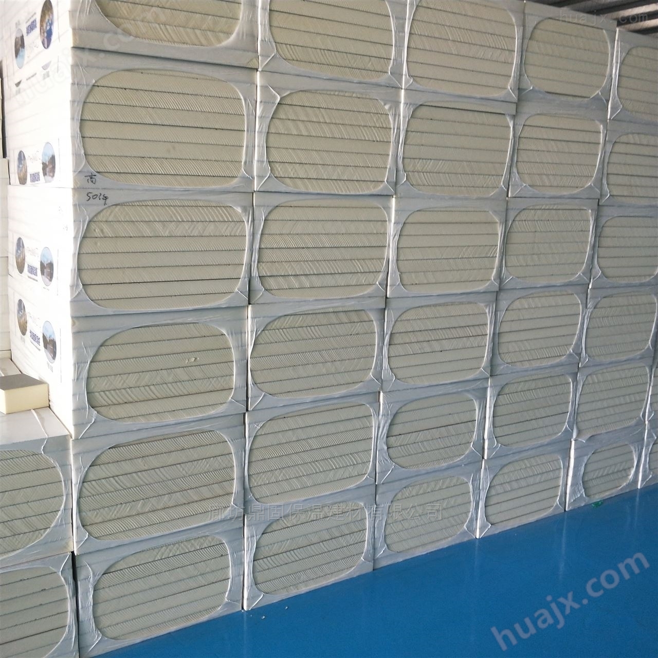 现货提供发泡硬质聚氨酯墙面板鼎固建材公司